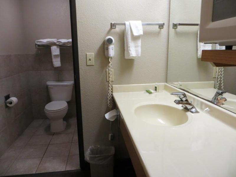 Super 8 Davenport Hotel ภายนอก รูปภาพ