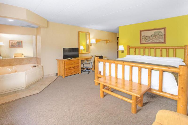 Super 8 Davenport Hotel ภายนอก รูปภาพ