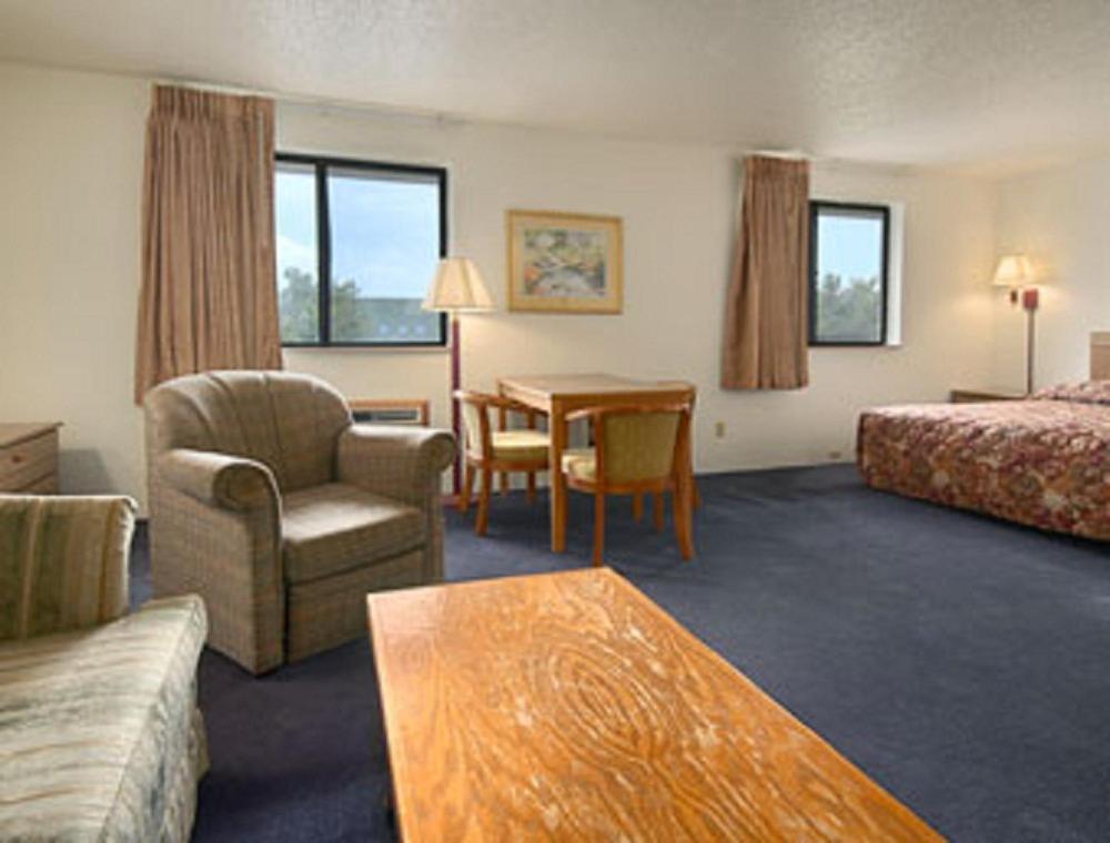 Super 8 Davenport Hotel ห้อง รูปภาพ